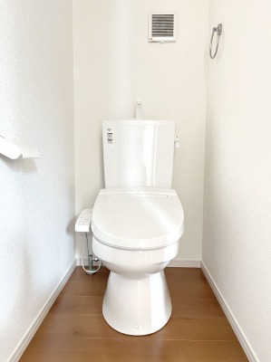 gC@1`Toilet`@YEXbLEKȃEHVbgtgCł낰ԂłB1A2KɃgCXy[XǏ薾邭AKԂƂȂĂ܂gꏊ炱̔złI