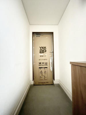 玄関　明るい玄関はお客様をお出迎えするのにぴったりです！ 