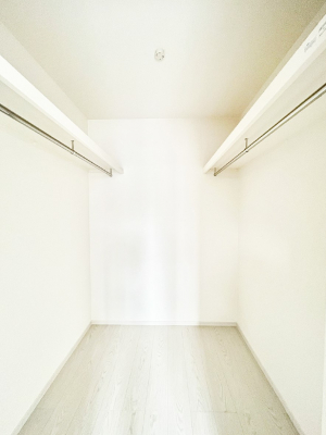 ̑@`Walk-in Closet`@KvȂ̂R[fBl[gꗗĊmFłAgxx⏀ZԂōςރEH[NCN[[bgݒu܂BƂ̒Ƃ֗Ȏ[Xy[XłB