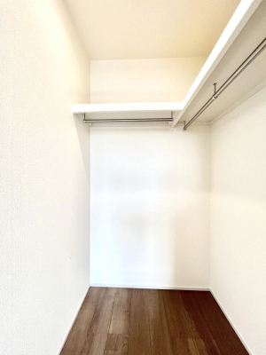 ̑@`Walk-in Closet`@KvȂ̂R[fBl[gꗗĊmFłAgxx⏀ZԂōςރEH[NCN[[bgݒu܂BƂ̒Ƃ֗Ȏ[Xy[XłB