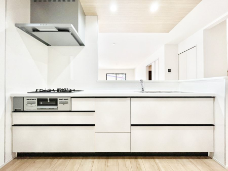 Lb`@Q`Kitchen`@beރrOAȂLb`BƂ́Ał͂ȂA炵AKɂꏊBΊ̖A炬̓X̂߂ɁAŐV̐ݔEdl̗pB