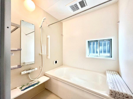 @Q`Bath Room`@t̃oX[Bz˂ޖ邢́A̓CǂgłB܂A@Ă܂BCǍDłB