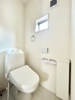 gC@`Toilet`@YEXbLEKȃEHVbgtgCł낰ԂłB1A2KɃgCXy[XǏ薾邭AKԂƂȂĂ܂gꏊ炱̔złI