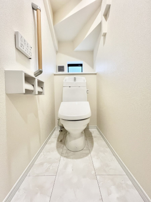 gC@`Toilet`@YEXbLEKȃEHVbgtgCł낰ԂłB1A2KɃgCXy[XǏ薾邭AKԂƂȂĂ܂gꏊ炱̔złI