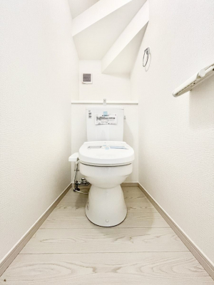 gC@`Toilet`@YEXbLEKȃEHVbgtgCł낰ԂłBgC͖g킴𓾂Ȃ́BۂłˁBgC2̂Œ̍Gɕ֗łI