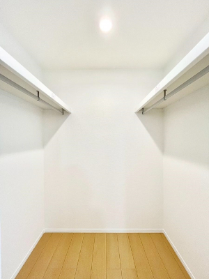 ̑@`Walk-in Closet`@KvȂ̂R[fBl[gꗗĊmFłAgxx⏀ZԂōςރEH[NCN[[bgݒu܂BƂ̒Ƃ֗Ȏ[Xy[XłB