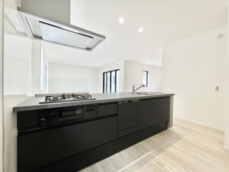 Lb`@`Kitchen`  rOnJE^[Lb`B  ȂƑƃR~jP[VƂ邾łȂA傫ȊJ邱Ƃł܂B  ql̐邱Ƃł܂ˁI