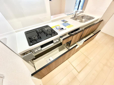 その他内観　設備◆２号棟◆使いやすさを優先したスライド式収納タイプ！