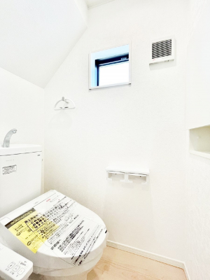 gC@P`Toilet`@YEXbLEKȃEHVbgtgCł낰ԂłB1A2KɃgCXy[XǏ薾邭AKԂƂȂĂ܂gꏊ炱̔złI