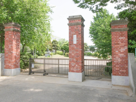 周辺環境　小学校 700m 成田市立三里塚小学校