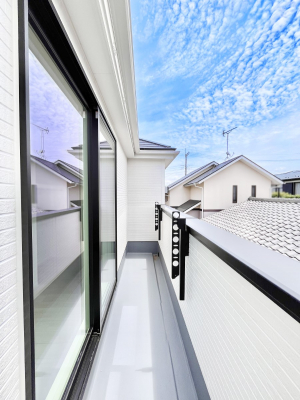 oRj[@`Balcony`  oRj[͉z݁Azc󕨂C悭Ƃł܂B  g₷JIȃoRj[łzՂ~蒍AoRj[tZ܂B  