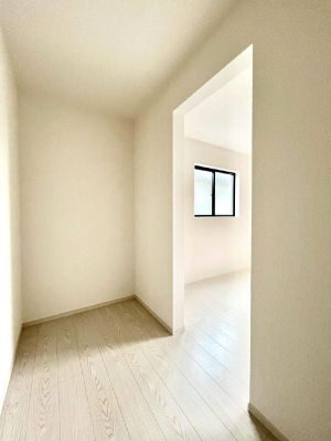 ̑@P`Walk-in Closet`@̗mĂVɂȂɂEH[NCN[[bgBmȊOɂAigȂƓdX[cP[XAXgbNiȂǉłЕtԂłB