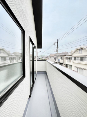 oRj[@`Balcony`  oRj[͉z݁Azc󕨂C悭Ƃł܂B  g₷JIȃoRj[łzՂ~蒍AoRj[tZ܂B  