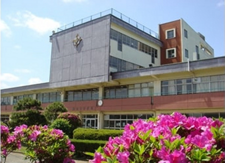 周辺環境　中学校 450m 八千代市立勝田台中学校