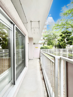 バルコニー　心地よい風を感じながらお洗濯物が干せそうです