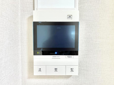 その他内観　訪問者が一目でわかる安心のＴＶモニター付きインターホン。   