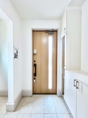 ց@`Entrance`@Ƃ̒łql}ŏ̏ꏊł錺ւ́AƂ̈ۂ̂̂łILxȌ֎[ŁAYɕۂƂo܂􌺊ւɂ͂Ղ[̉ʔI