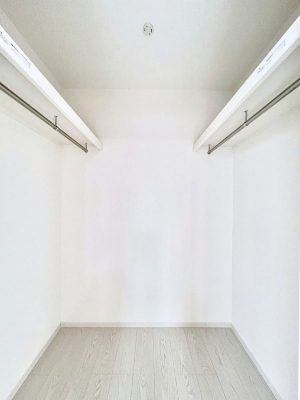 ̑@`Walk-in Closet`@KvȂ̂R[fBl[gꗗĊmFłAgxx⏀ZԂōςރEH[NCN[[bgݒu܂BƂ̒Ƃ֗Ȏ[Xy[XłB