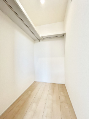 ̑@`Walk-in Closet`@KvȂ̂R[fBl[gꗗĊmFłAgxx⏀ZԂōςރEH[NCN[[bgݒu܂BƂ̒Ƃ֗Ȏ[Xy[XłB
