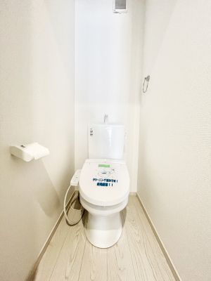 gC@P`Toilet`  YEXbLEKȃEHVbgtgCł낰ԂłB  gC͖g킴𓾂Ȃ́BۂłˁB  