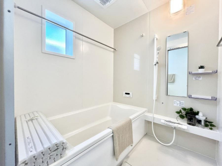 @W`Bath Room`  t̃oX[B  z˂ޖ邢́A̓CǂgłB  ܂A@Ă܂B  CǍDłB