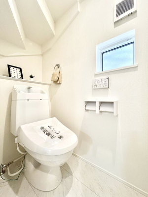 gC@W`Toilet`@YEXbLEKȃEHVbgtgCł낰ԂłBgC͖g킴𓾂Ȃ́BۂłˁBgC2̂Œ̍Gɕ֗łI