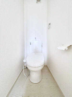 gC@`Toilet`@YEXbLEKȃEHVbgtgCł낰ԂłBgC͖g킴𓾂Ȃ́BۂłˁBgC2̂Œ̍Gɕ֗łI