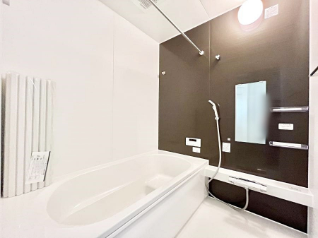 @`Bath Room`@ƑL΂ē邱Ƃ\I̔MdȃoX^CłBqlƂꏏł\ȍLȂ̂ŁArOƂ͈ƑcR̂ЂƎy݂܂B