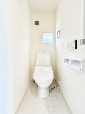 gC@`Toilet`@YEXbLEKȃEHVbgtgCł낰ԂłB1A2KɃgCXy[XǏ薾邭AKԂƂȂĂ܂gꏊ炱̔złI