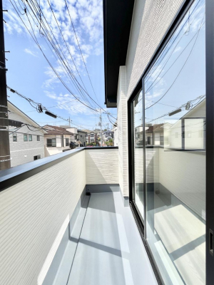 oRj[@`Balcony`  oRj[͉z݁Azc󕨂C悭Ƃł܂B  g₷JIȃoRj[łzՂ~蒍AoRj[tZ܂B  
