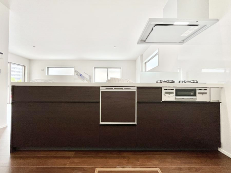 Lb`@P`Kitchen`@beރrOAȂLb`BƂ́Ał͂ȂA炵AKɂꏊBΊ̖A炬̓X̂߂ɁAŐV̐ݔEdl̗pB