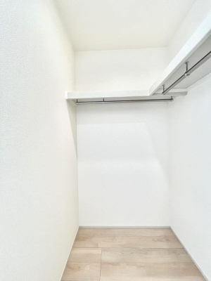 ̑@B`Walk-in Closet`@̗mĂVɂȂɂEH[NCN[[bgBmȊOɂAigȂƓdX[cP[XAXgbNiȂǉłЕtԂłB