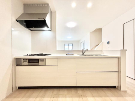 Lb`@B`Kitchen`@beރrOAȂLb`BƂ́Ał͂ȂA炵AKɂꏊBΊ̖A炬̓X̂߂ɁAŐV̐ݔEdl̗pB