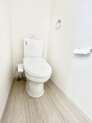 gC@`Toilet`@YEXbLEKȃEHVbgtgCł낰ԂłBgC͖g킴𓾂Ȃ́BۂłˁBgC2̂Œ̍Gɕ֗łI