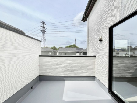 oRj[@`Balcony`  oRj[͉z݁Azc󕨂C悭Ƃł܂B  g₷JIȃoRj[łzՂ~蒍AoRj[tZ܂B  