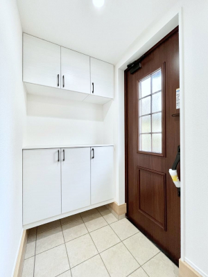 ց@`Entrance`@Ƃ̒łql}ŏ̏ꏊł錺ւ́AƂ̈ۂ̂̂łILxȌ֎[ŁAYɕۂƂo܂􌺊ւɂ͂Ղ[̉ʔI