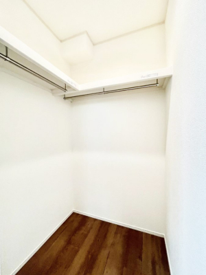 ̑@B`Walk-in Closet`@̗mĂVɂȂɂEH[NCN[[bgBmȊOɂAigȂƓdX[cP[XAXgbNiȂǉłЕtԂłB