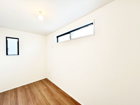 q@P`Bed Room`@؂̉肪₳t[O͈炬炷vCx[gԁB߂̃t[Oł̂ŁAǎƂ}b`AXɍLĂʂB