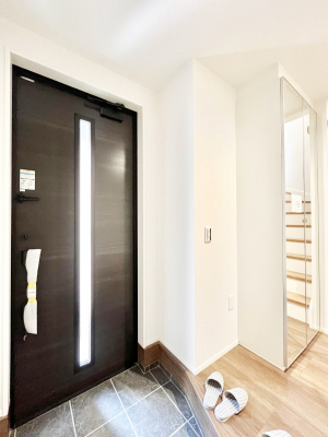 ց@P`Entrance`@Ƃ̒łql}ŏ̏ꏊł錺ւ́AƂ̈ۂ̂̂łILxȌ֎[ŁAYɕۂƂo܂􌺊ւɂ͂Ղ[̉ʔI