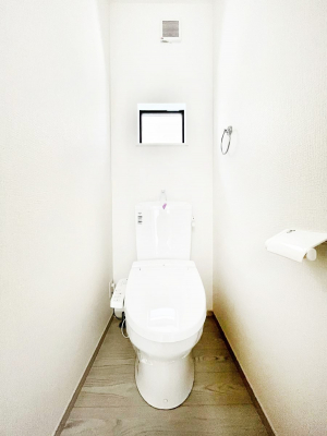 gC@`Toilet`@YEXbLEKȃEHVbgtgCł낰ԂłB1A2KɃgCXy[XǏ薾邭AKԂƂȂĂ܂gꏊ炱̔złI
