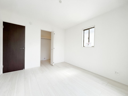 子供部屋　収納が充実しているので、居住スペースを広く使えます。 