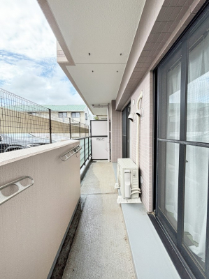 oRj[@`Balcony`  oRj[͉z݁Azc󕨂C悭Ƃł܂Bg₷JIȃoRj[łzՂ~蒍AoRj[tZ܂B  