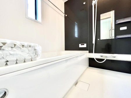 @P`Bath Room`  t̃oX[B  z˂ޖ邢́A̓CǂgłB  ܂A@Ă܂B  CǍDłB
