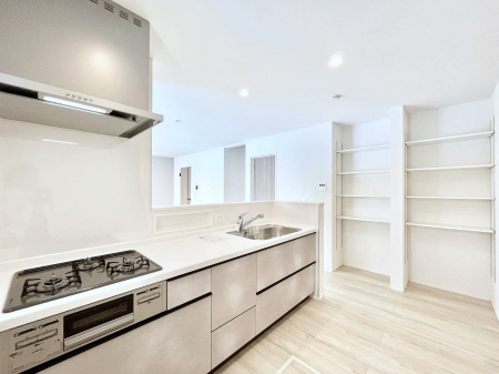 Lb`@`Kitchen`@LĎg₷Lb`ȂƑłɗAЕtԂȂłႢ܂[Ղ肠̂ŁAƐȈۂۂĂ܂B