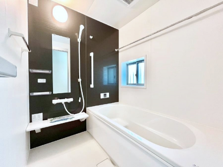 @A`Bath Room`  t̃oX[B  z˂ޖ邢́A̓CǂgłB  ܂A@Ă܂B  CǍDłB