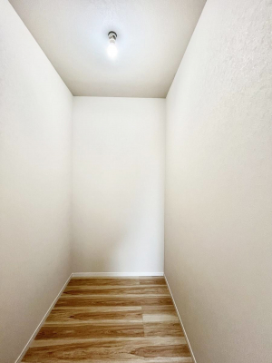 ̑@`Walk-in Closet`@KvȂ̂R[fBl[gꗗĊmFłAgxx⏀ZԂōςރEH[NCN[[bgݒu܂BƂ̒Ƃ֗Ȏ[Xy[XłB