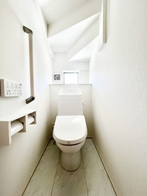 gC@`Toilet`@YEXbLEKȃEHVbgtgCł낰ԂłB1A2KɃgCXy[XǏ薾邭AKԂƂȂĂ܂gꏊ炱̔złI