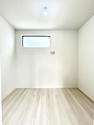 ���̑��@�����`Walk-in Closet�`�@�K�v�Ȃ��̂�R�[�f�B�l�[�g���ꗗ���Ċm�F�ł��A�g�x�x�⏀�����Z���ԂōςރE�H�[�N�C���N���[�[�b�g��ݒu���܂����B�Ƃ̒�����������Ƃ�����֗��Ȏ��[�X�y�[�X�ł��B