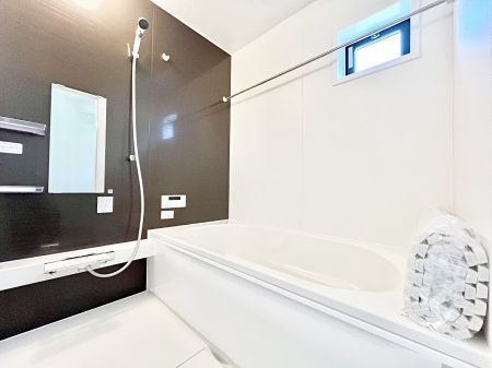 @1`Bath Room`  ͋C̗ŖɌătbVB  @\tĂ̂Ő􂢏オ󕨂AJ̓VCCɂ邱Ƃ\łB