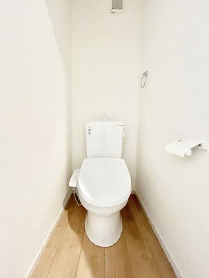 gC@1`Toilet`@̂鐅gC̓EHVbgtłgC͖g킴𓾂Ȃ́BۂłˁBgC2̂Œ̍Gɕ֗łI